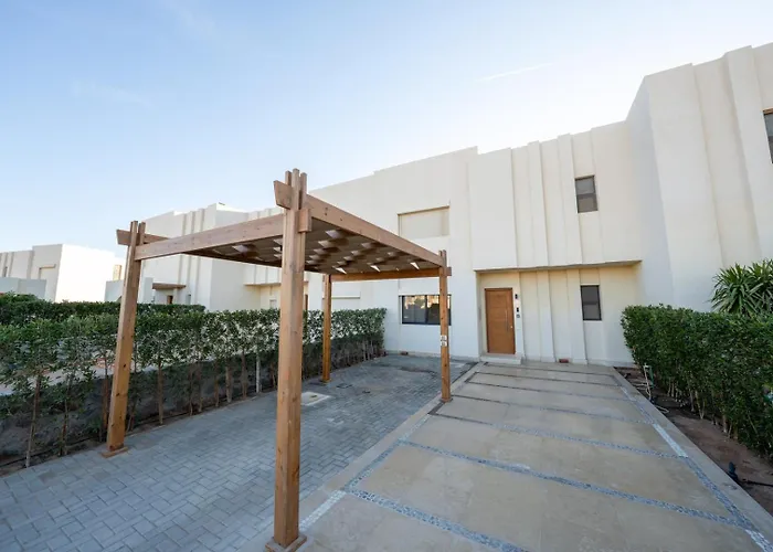 Bright Shedwan 3br • Modern Townhouse